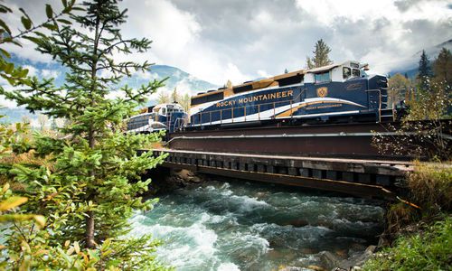 Highlights of the Canadian Rockies on Rocky Mountaineer