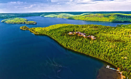 Lake of Sacacomie, Québec, Canada