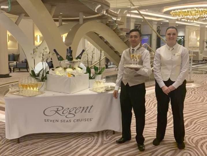 Welcome champagne, Seven Seas Splendor, Regent Seven Seas Cruises