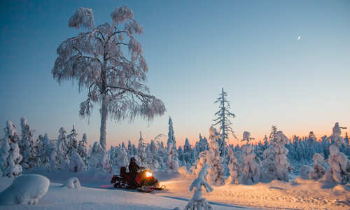 Snowmobiling, Safartica