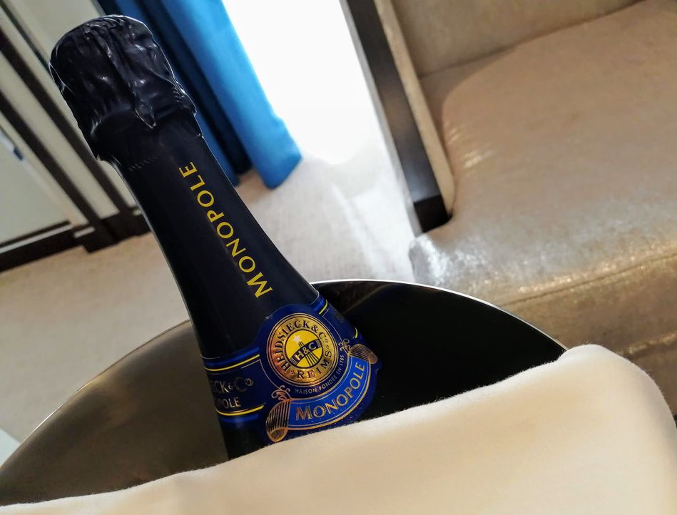 Welcome aboard Champagne on Seven Seas Splendor