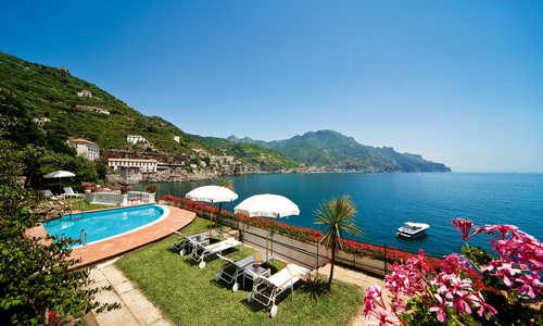 palazzo-avino-clubhouse-by-the-sea-swimming-pool