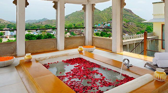Devi Garh Suite bathroom