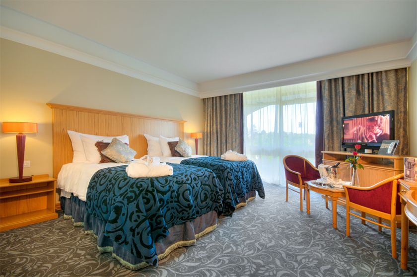 Corinthia Palace Hotel & Spa - Bedroom
