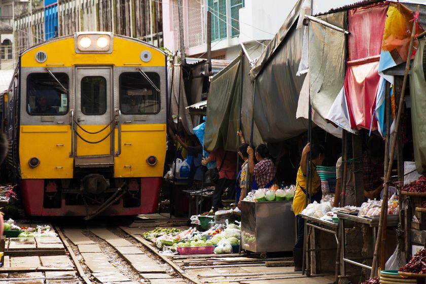 Rom-Hoop railway market